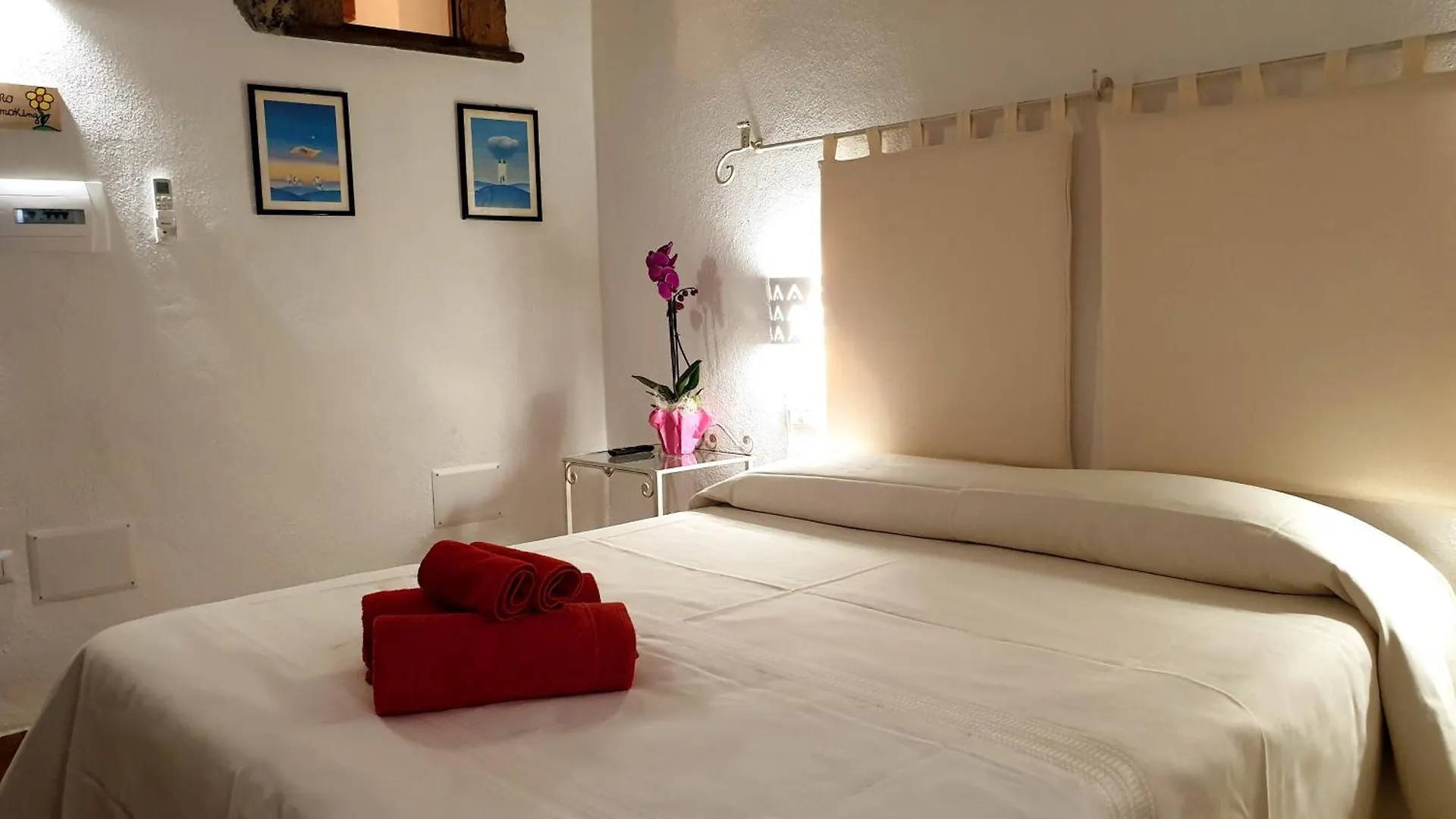 The Templars Guesthouse Santu Lussurgiu Bed & Breakfast